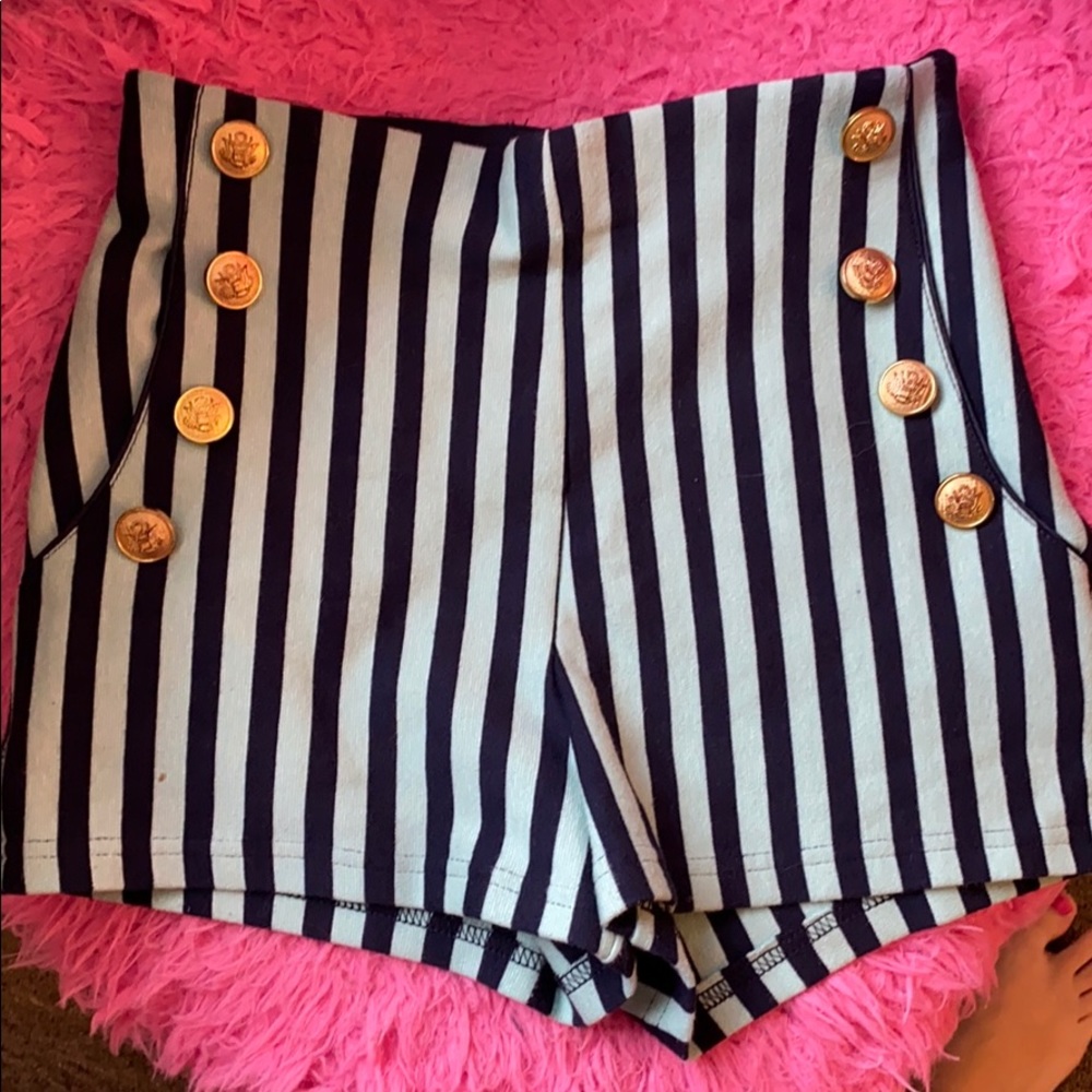 size S high waisted striped shorts!